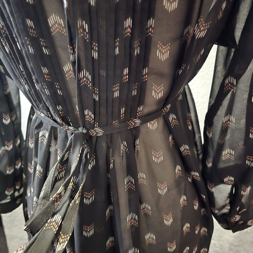 American Rag Cie Batik‎ Blouse/Tunic Sz L Pleat front Tie Back Boho Tribal Aztec - Picture 6 of 9